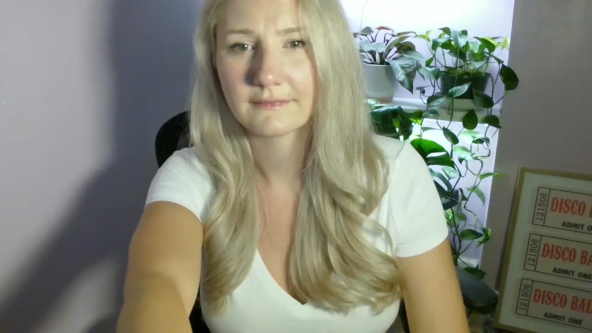 Gallery image thumbnail from EmmaHaze's myfreecams stream on, 09/13/2025, 05:08 image 12 of 20