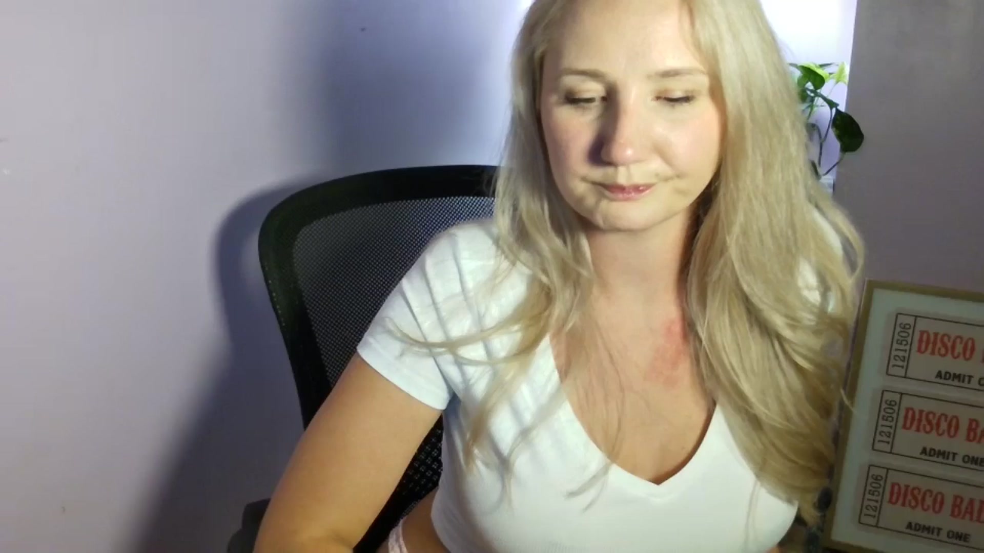 Gallery image thumbnail from EmmaHaze's myfreecams stream on, 09/13/2025, 05:08 image 7 of 20