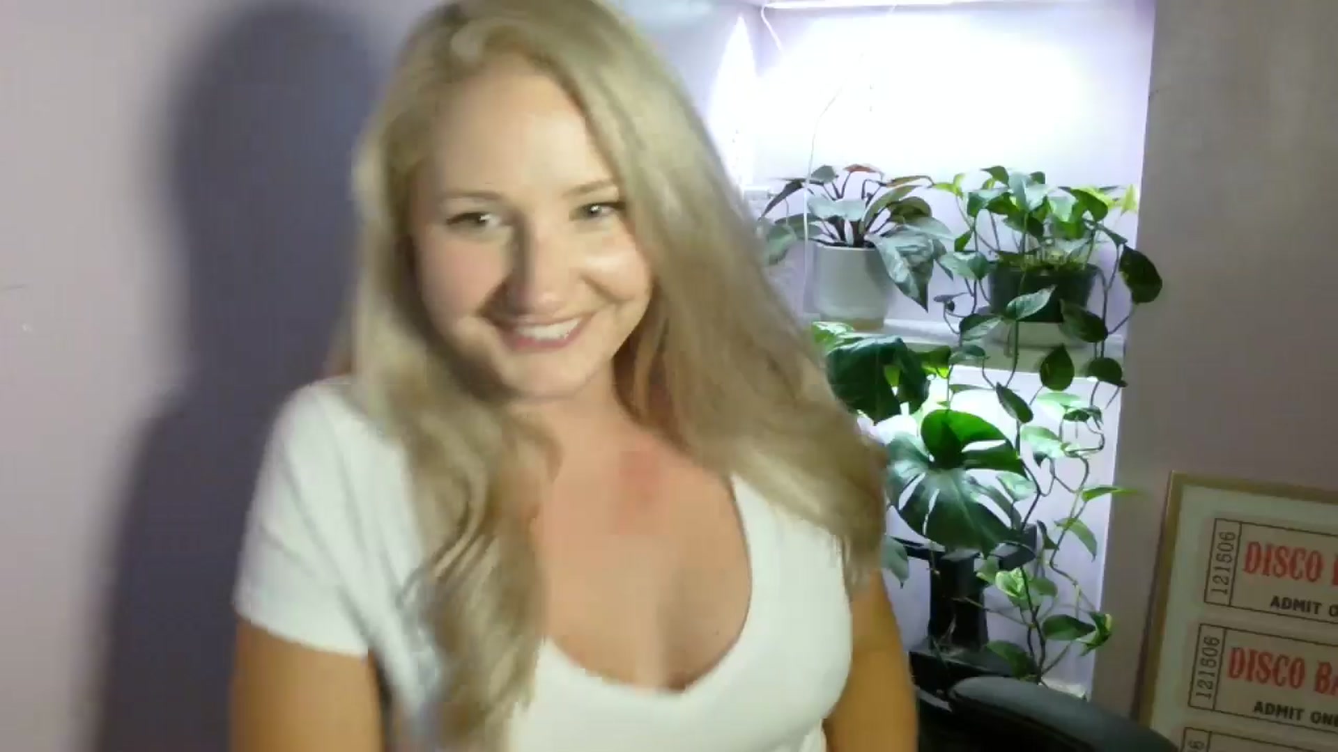 Gallery image thumbnail from EmmaHaze's myfreecams stream on, 09/13/2025, 05:08 image 20 of 20