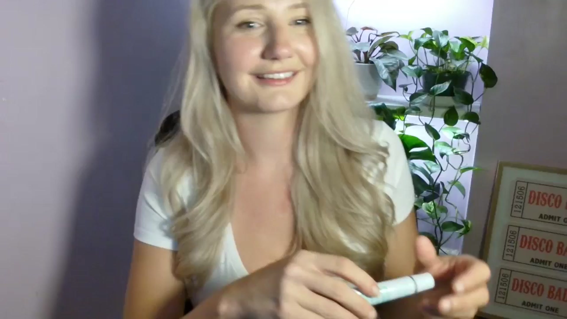 Gallery image thumbnail from EmmaHaze's myfreecams stream on, 09/13/2025, 05:08 image 1 of 20
