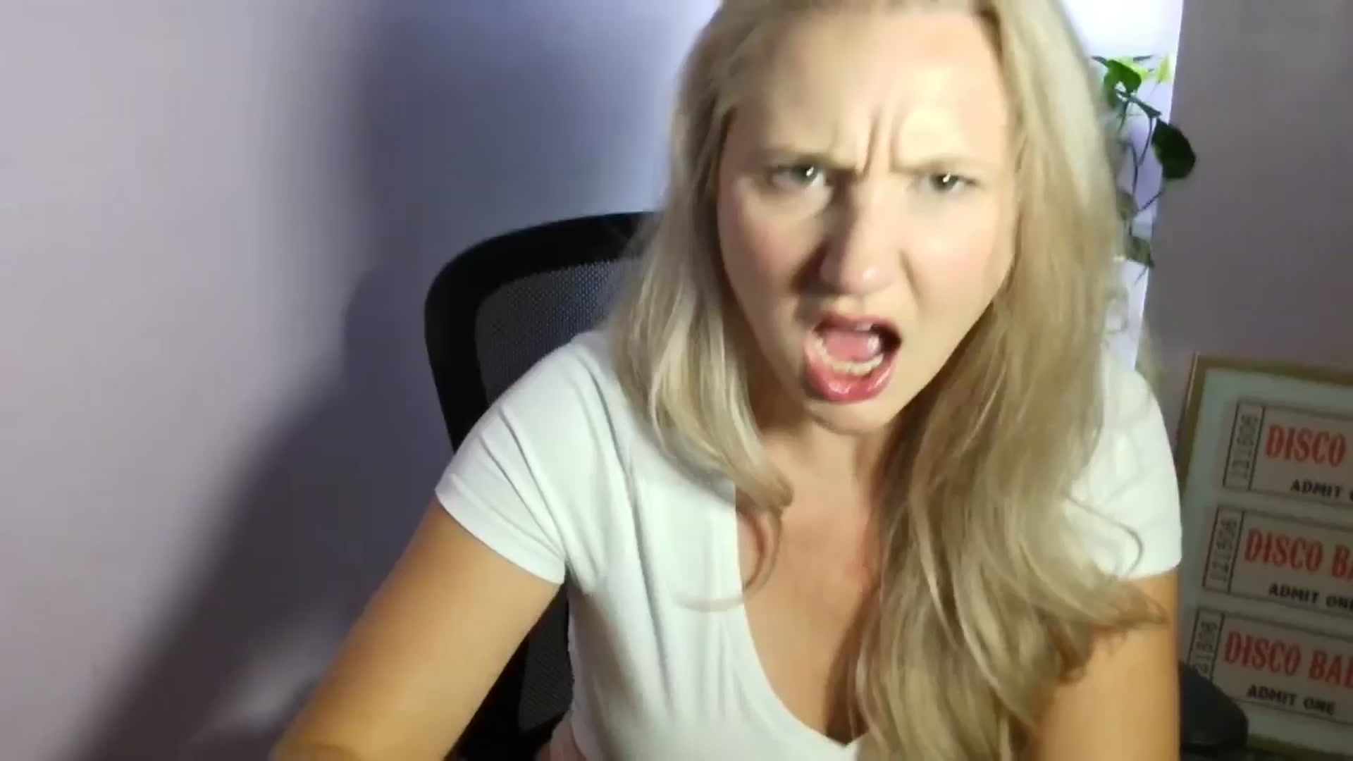 Gallery image thumbnail from EmmaHaze's myfreecams stream on, 09/13/2025, 06:07 image 10 of 20
