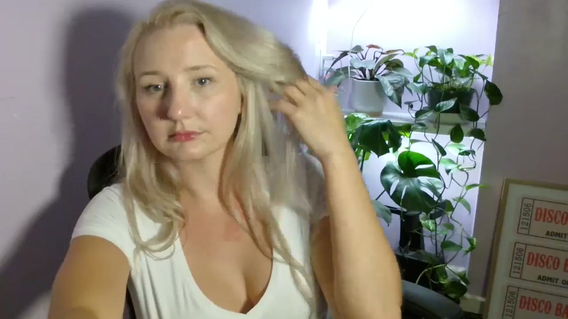 Gallery image thumbnail from EmmaHaze's myfreecams stream on, 09/13/2025, 06:07 image 20 of 20