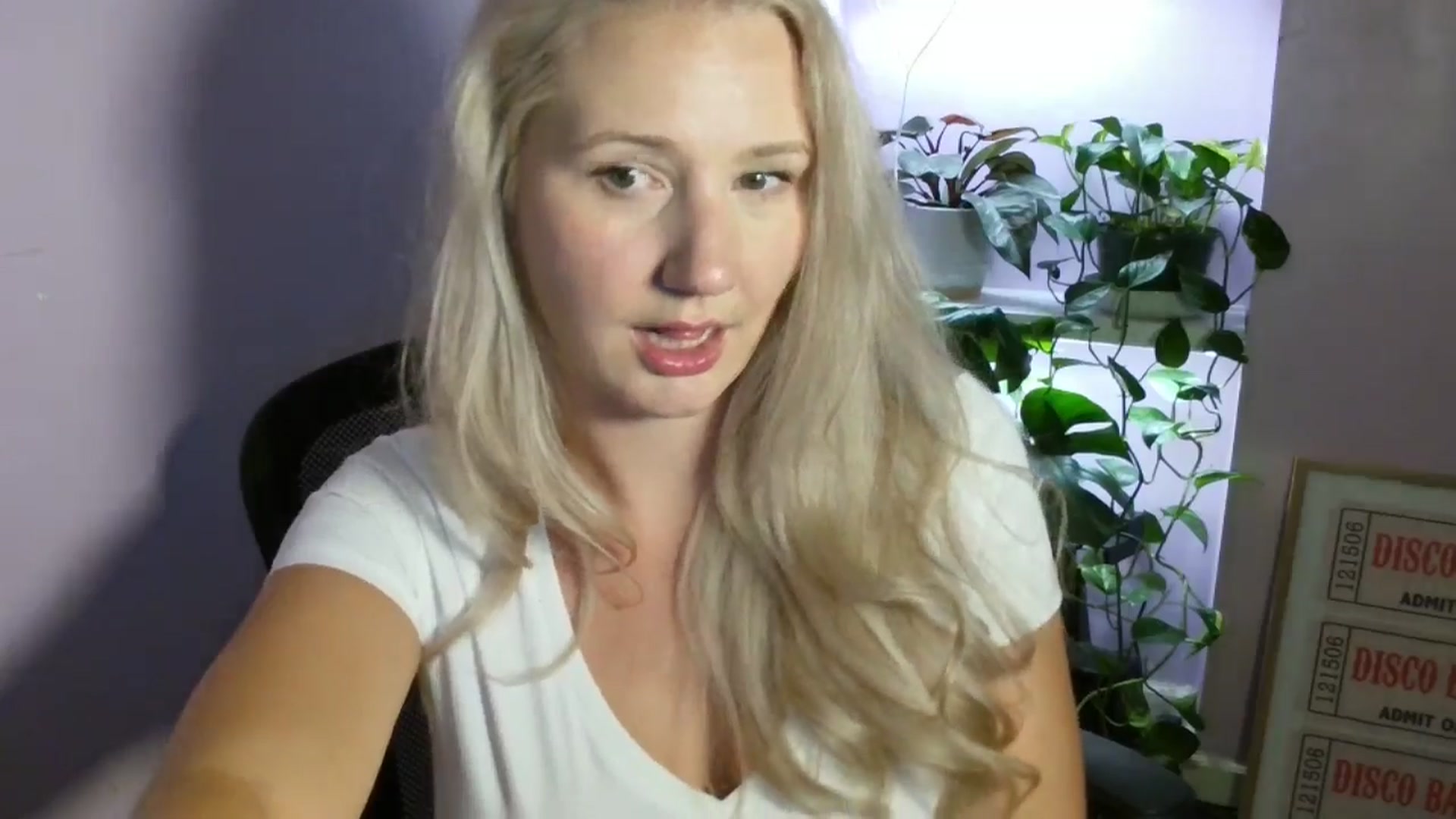Gallery image thumbnail from EmmaHaze's myfreecams stream on, 09/13/2025, 06:07 image 17 of 20