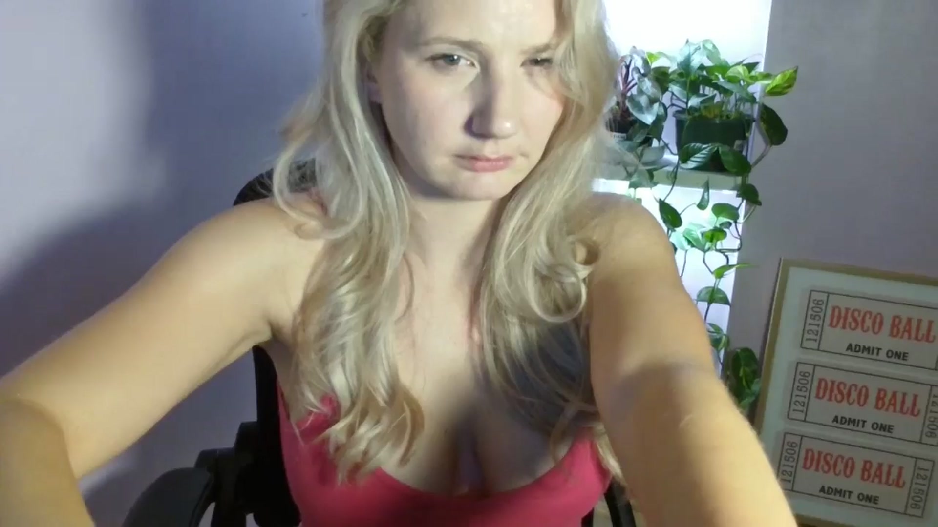 Gallery image thumbnail from EmmaHaze's myfreecams stream on, 10/02/2025, 05:04 image 12 of 20