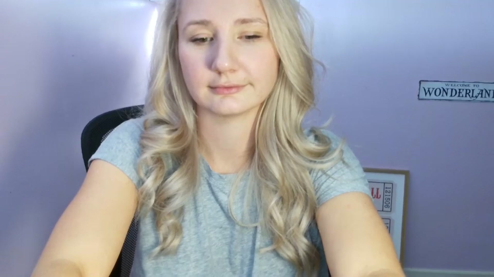 Gallery image thumbnail from EmmaHaze's myfreecams stream on, 10/28/2025, 05:14 image 17 of 20