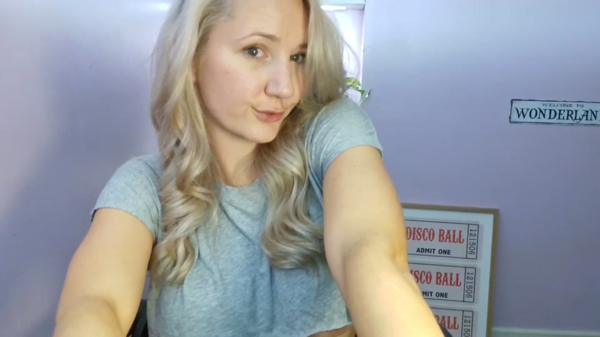 Gallery image thumbnail from EmmaHaze's myfreecams stream on, 10/28/2025, 05:14 image 9 of 20