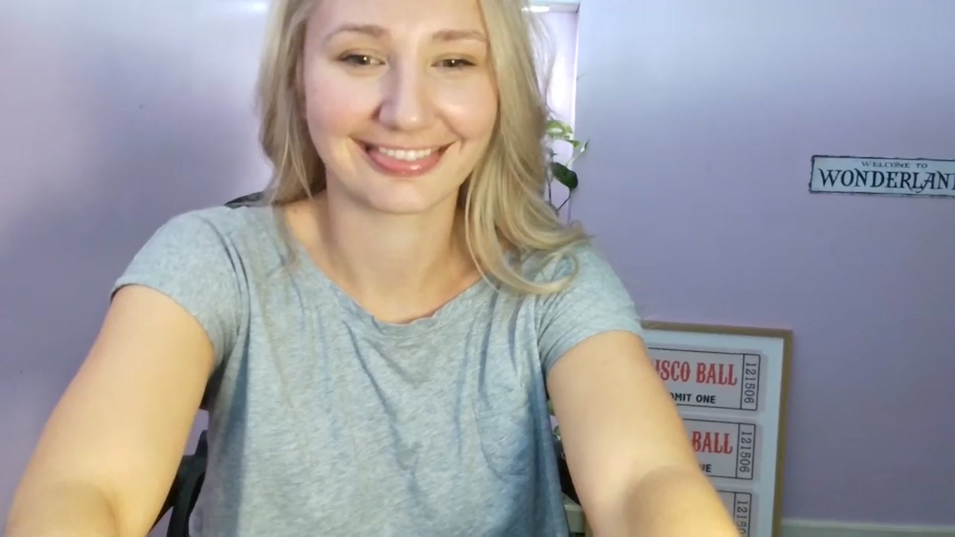 Gallery image thumbnail from EmmaHaze's myfreecams stream on, 10/28/2025, 05:14 image 18 of 20