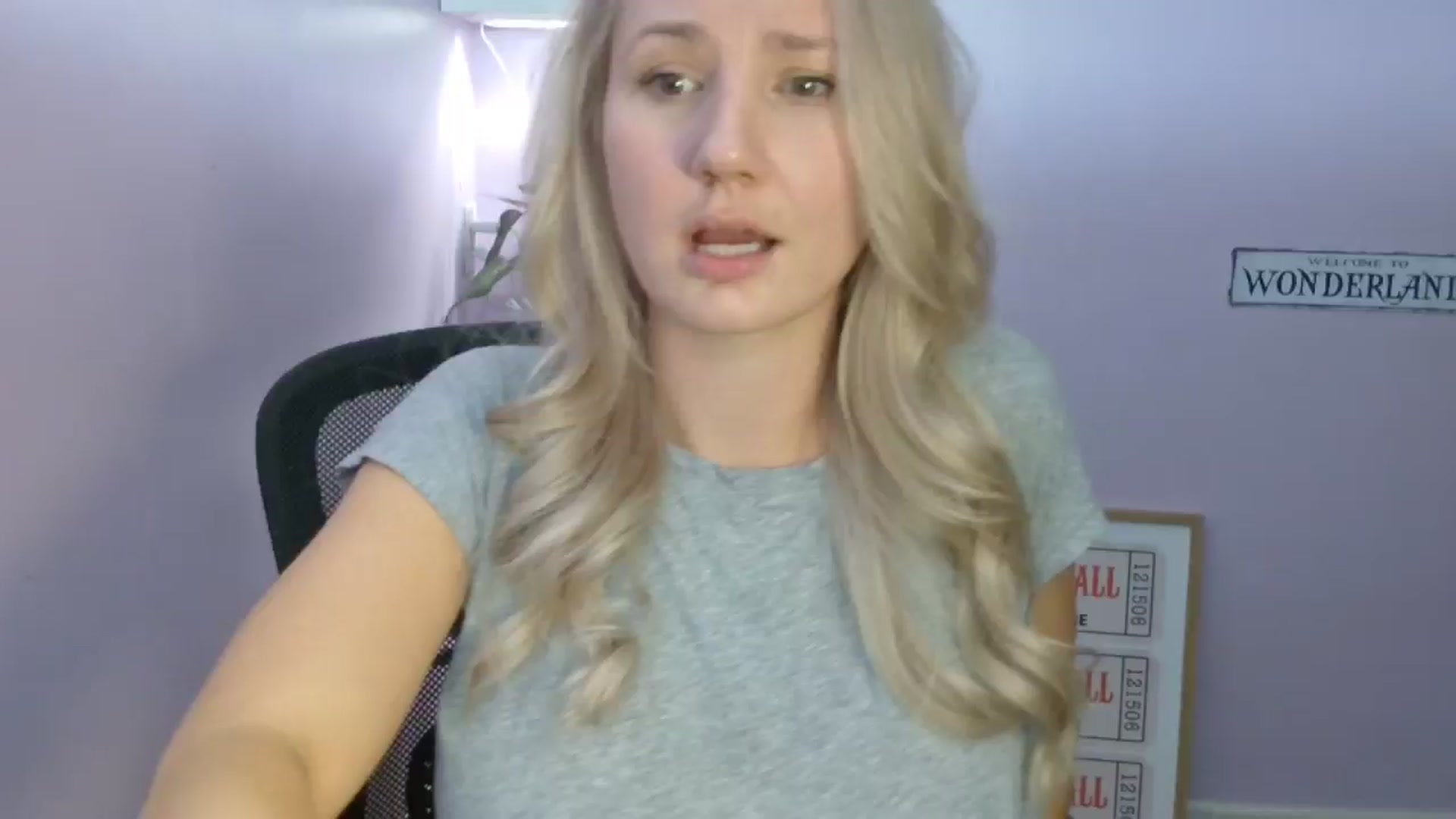 Gallery image thumbnail from EmmaHaze's myfreecams stream on, 10/28/2025, 05:14 image 20 of 20