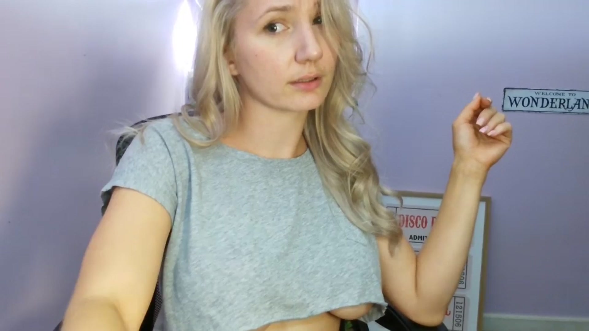 Gallery image thumbnail from EmmaHaze's myfreecams stream on, 10/28/2025, 05:48 image 9 of 20
