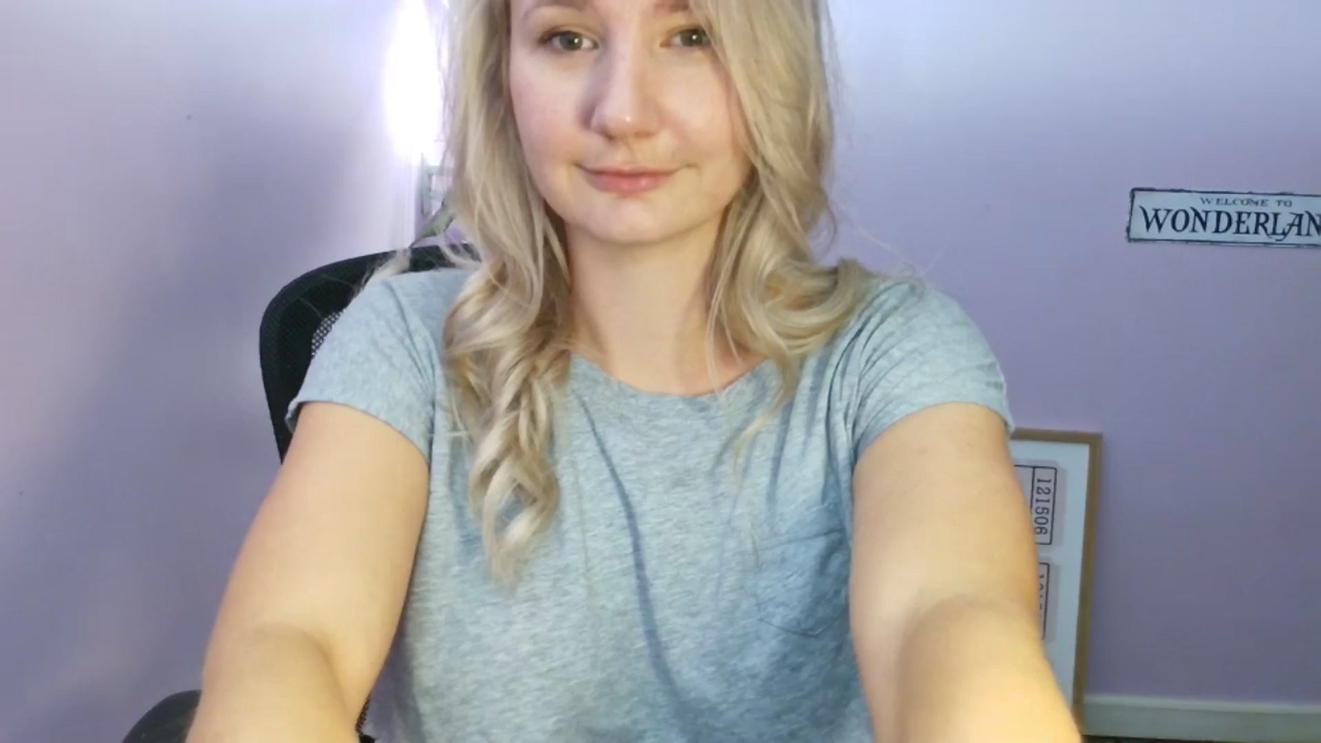 Gallery image thumbnail from EmmaHaze's myfreecams stream on, 10/28/2025, 05:48 image 11 of 20
