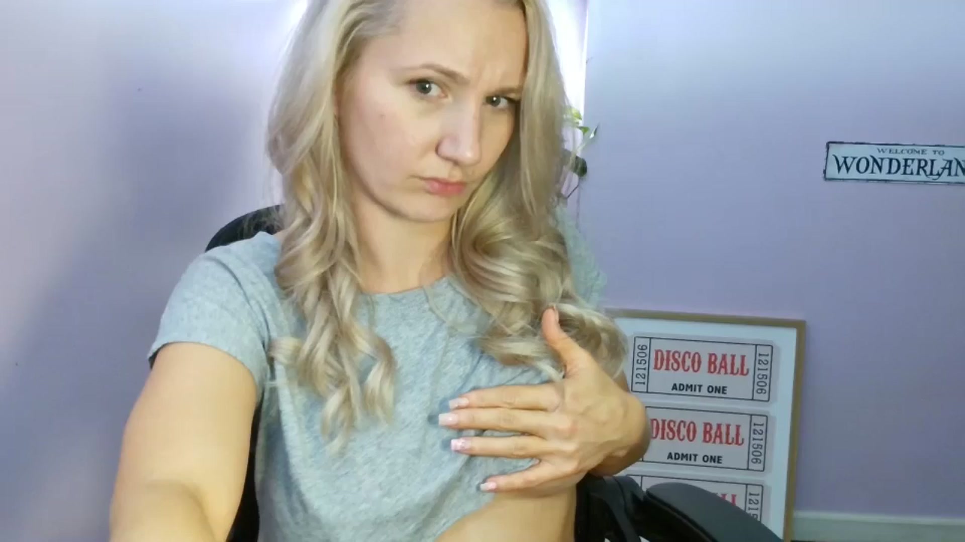 Gallery image thumbnail from EmmaHaze's myfreecams stream on, 10/28/2025, 05:48 image 14 of 20