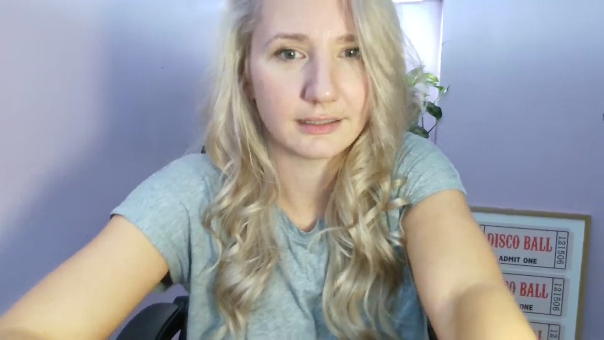 Gallery image thumbnail from EmmaHaze's myfreecams stream on, 10/28/2025, 07:10 image 17 of 20