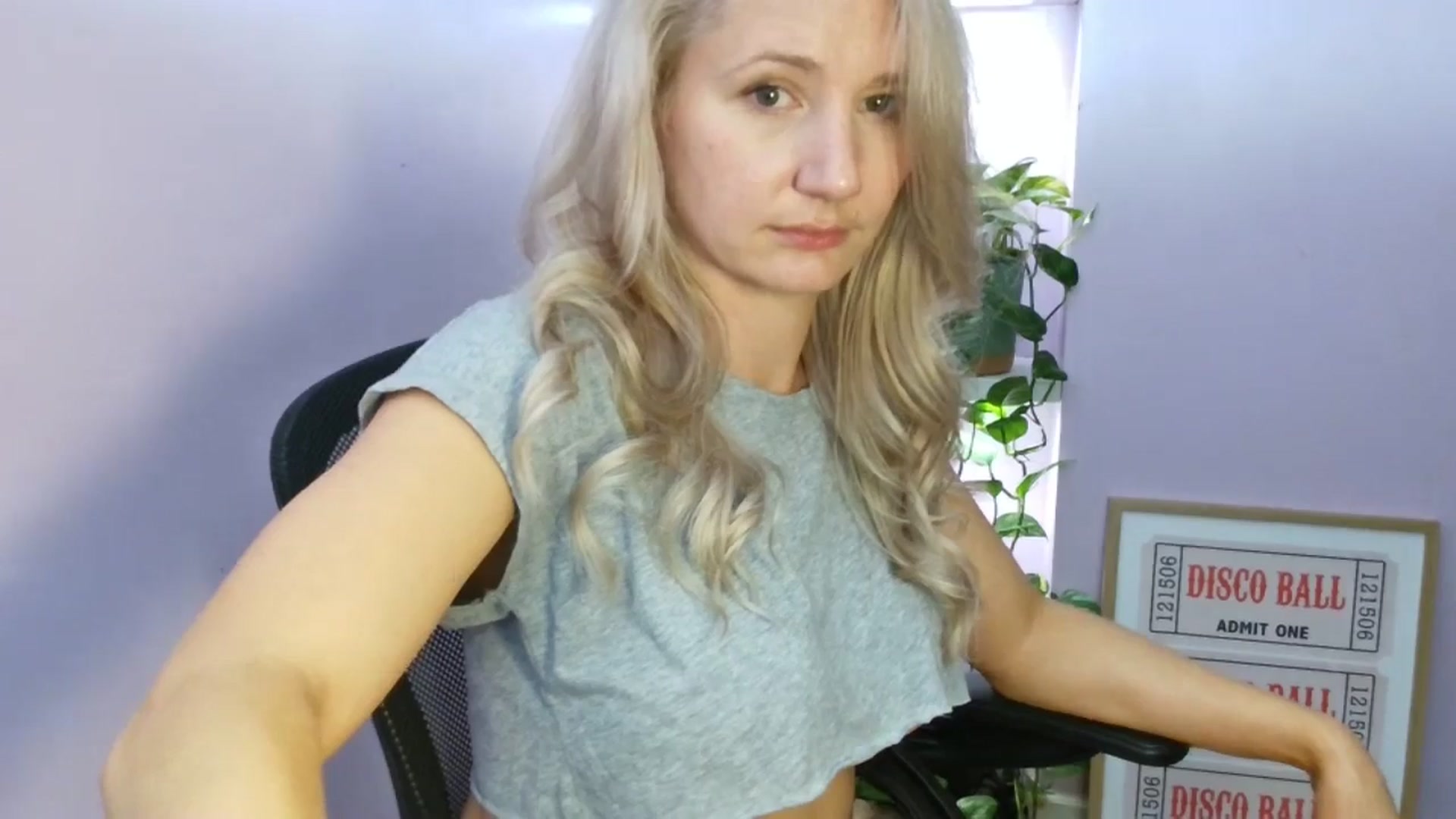 Gallery image thumbnail from EmmaHaze's myfreecams stream on, 10/28/2025, 07:10 image 10 of 20