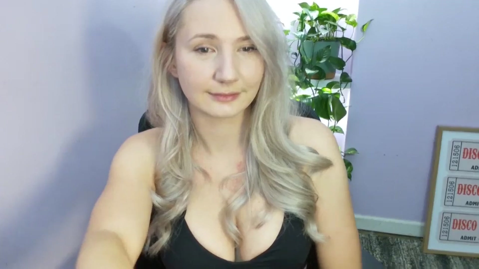 Gallery image thumbnail from EmmaHaze's myfreecams stream on, 11/13/2025, 04:59 image 5 of 20