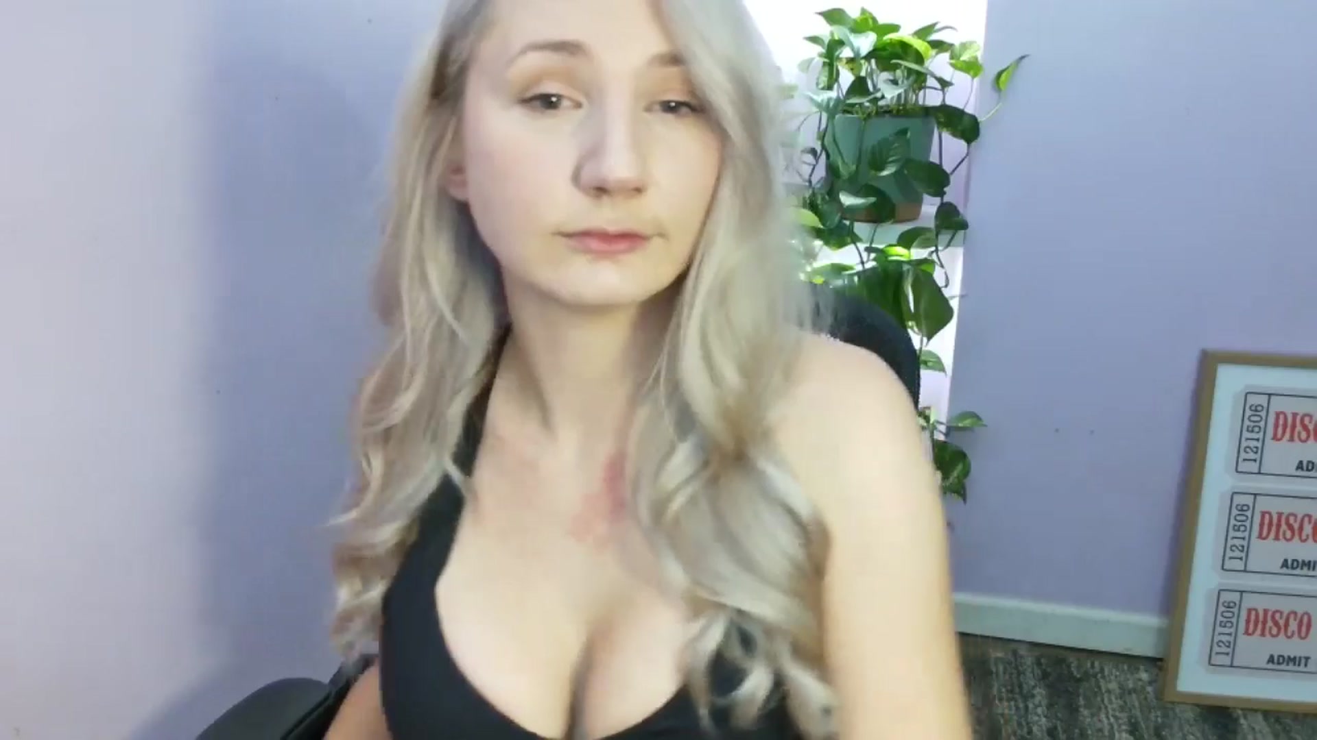 Gallery image thumbnail from EmmaHaze's myfreecams stream on, 11/13/2025, 04:59 image 9 of 20