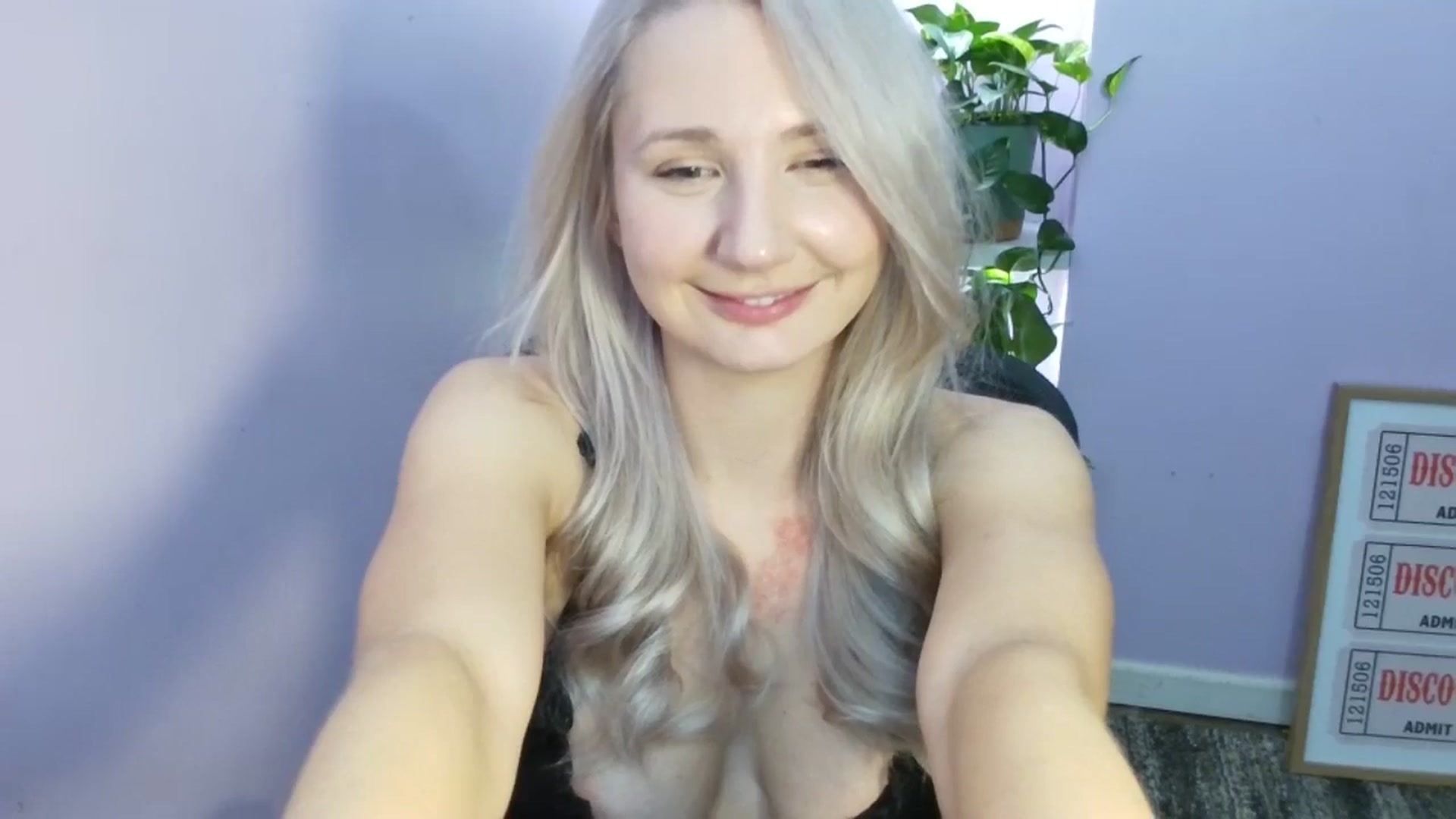 Gallery image thumbnail from EmmaHaze's myfreecams stream on, 11/13/2025, 06:02 image 14 of 20