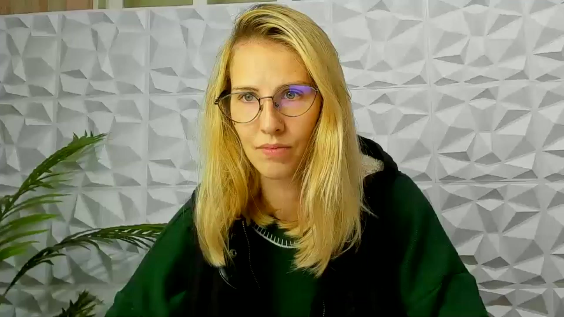 Gallery image thumbnail from EmmaKriss's myfreecams stream on, 12/11/2024, 17:13 image 5 of 20