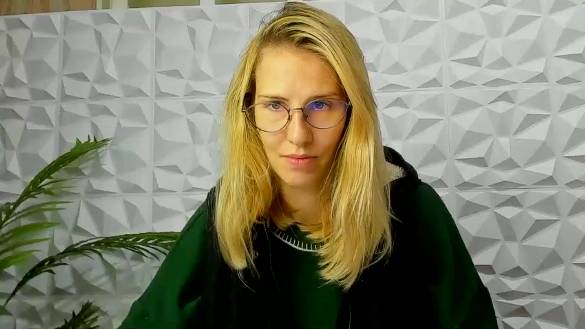 Gallery image thumbnail from EmmaKriss's myfreecams stream on, 12/11/2024, 17:13 image 7 of 20
