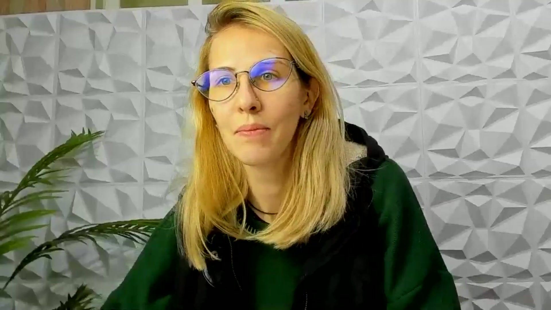 Gallery image thumbnail from EmmaKriss's myfreecams stream on, 12/11/2024, 17:13 image 20 of 20