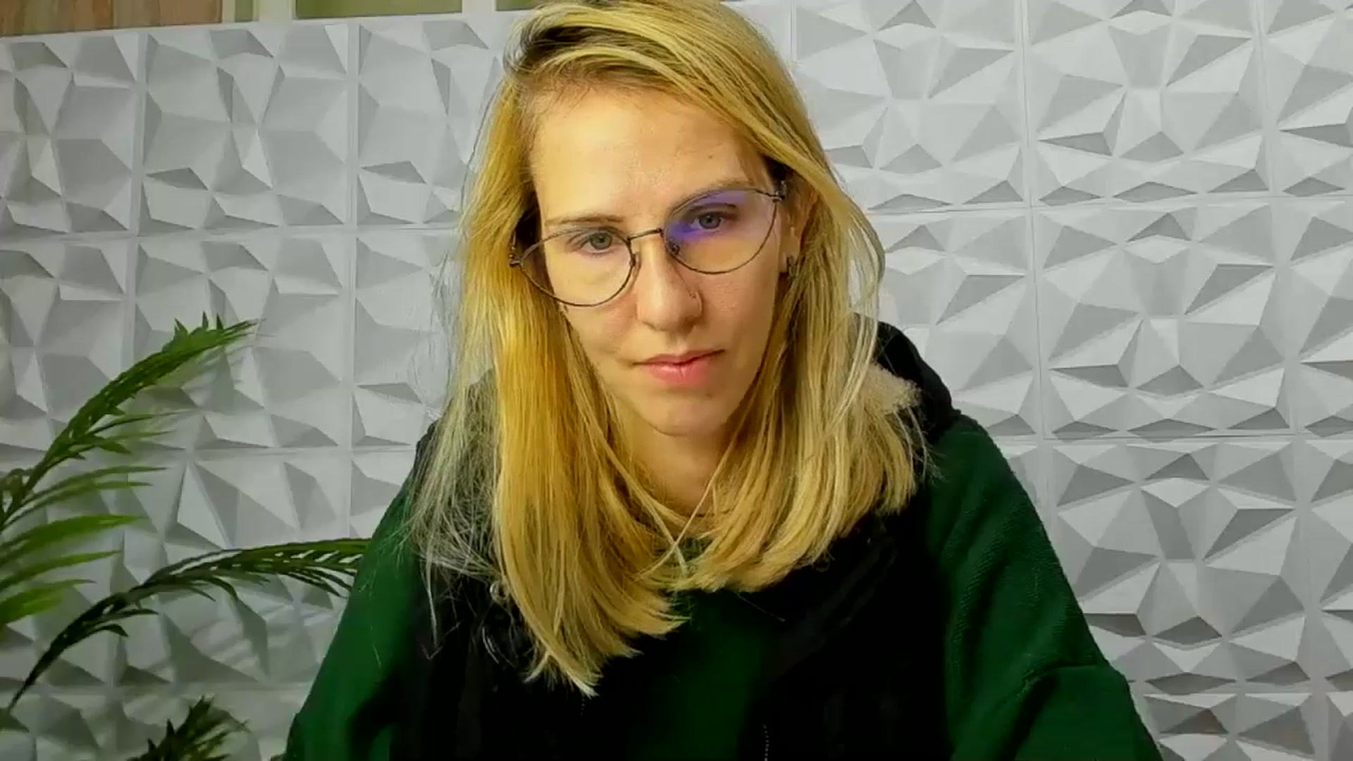 Gallery image thumbnail from EmmaKriss's myfreecams stream on, 12/11/2024, 17:44 image 6 of 20