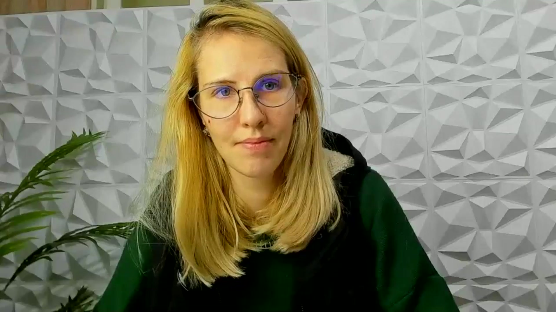 Gallery image thumbnail from EmmaKriss's myfreecams stream on, 12/11/2024, 17:44 image 5 of 20