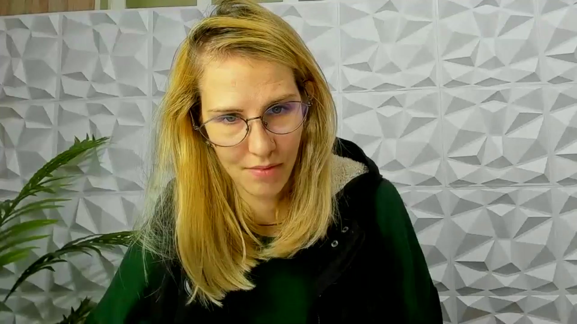Gallery image thumbnail from EmmaKriss's myfreecams stream on, 12/11/2024, 17:44 image 2 of 20