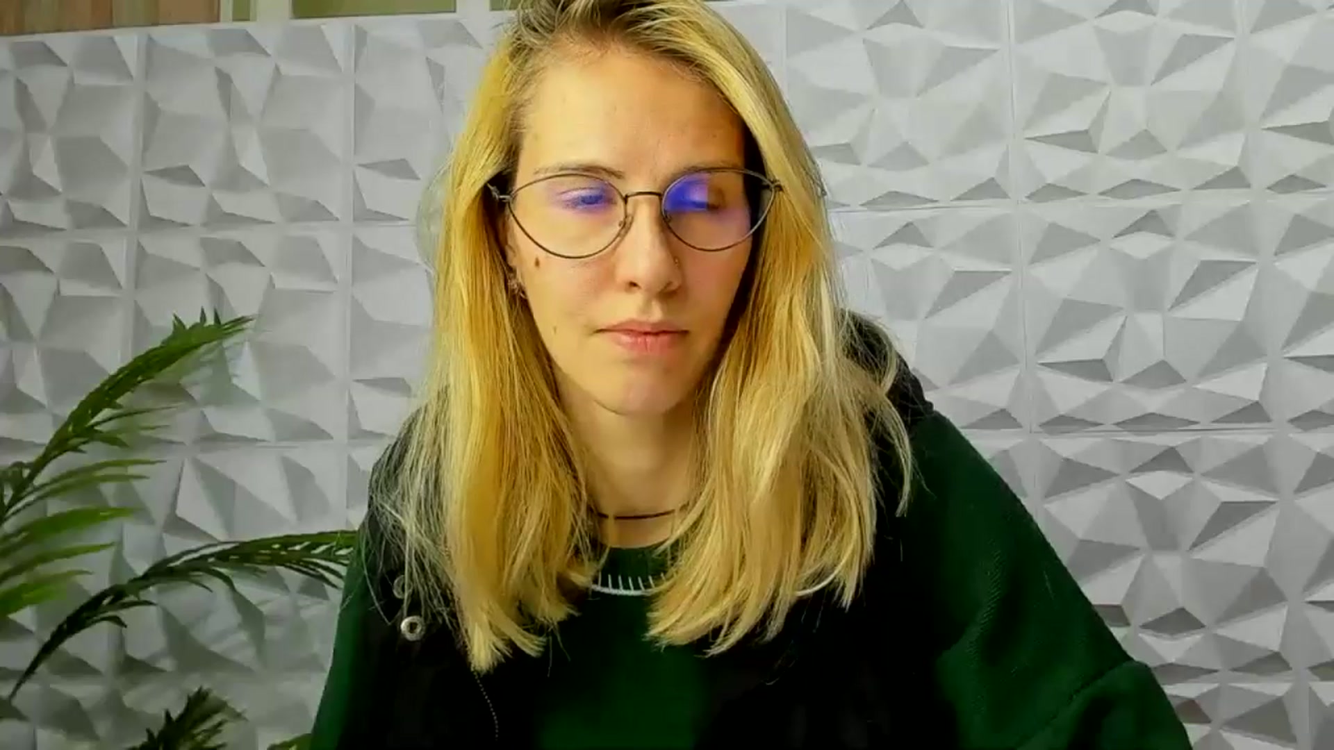 Gallery image thumbnail from EmmaKriss's myfreecams stream on, 12/11/2024, 17:57 image 3 of 20