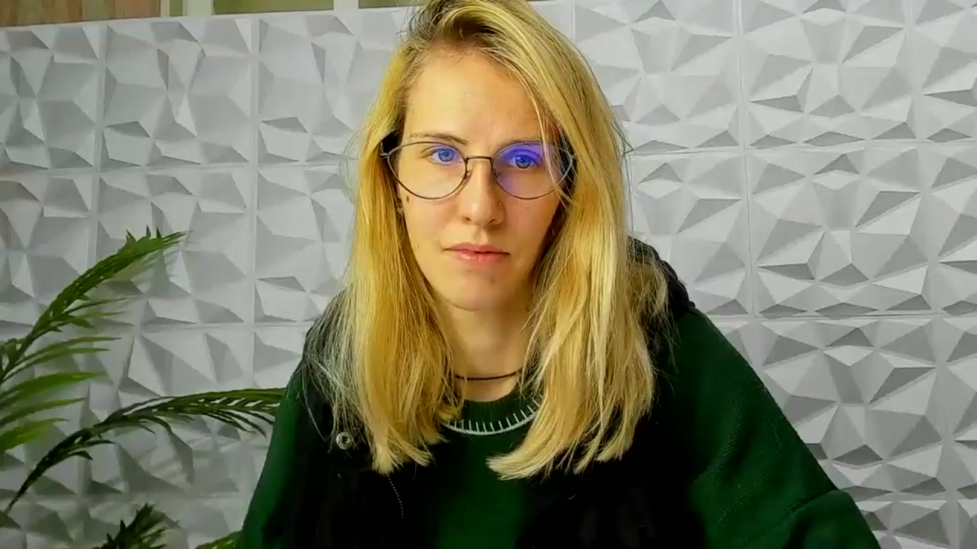 Gallery image thumbnail from EmmaKriss's myfreecams stream on, 12/11/2024, 17:57 image 10 of 20