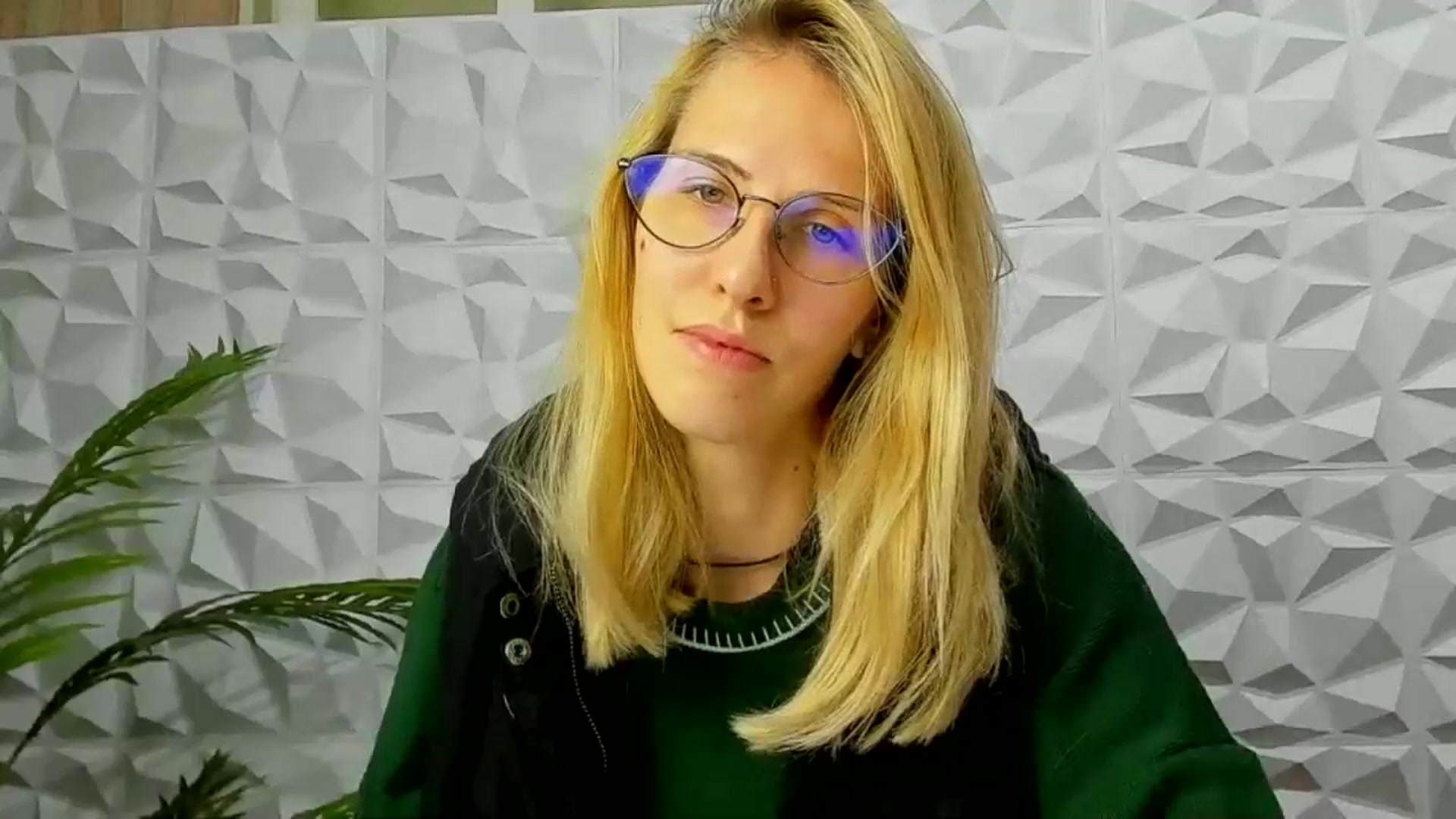 Gallery image thumbnail from EmmaKriss's myfreecams stream on, 12/11/2024, 17:57 image 9 of 20