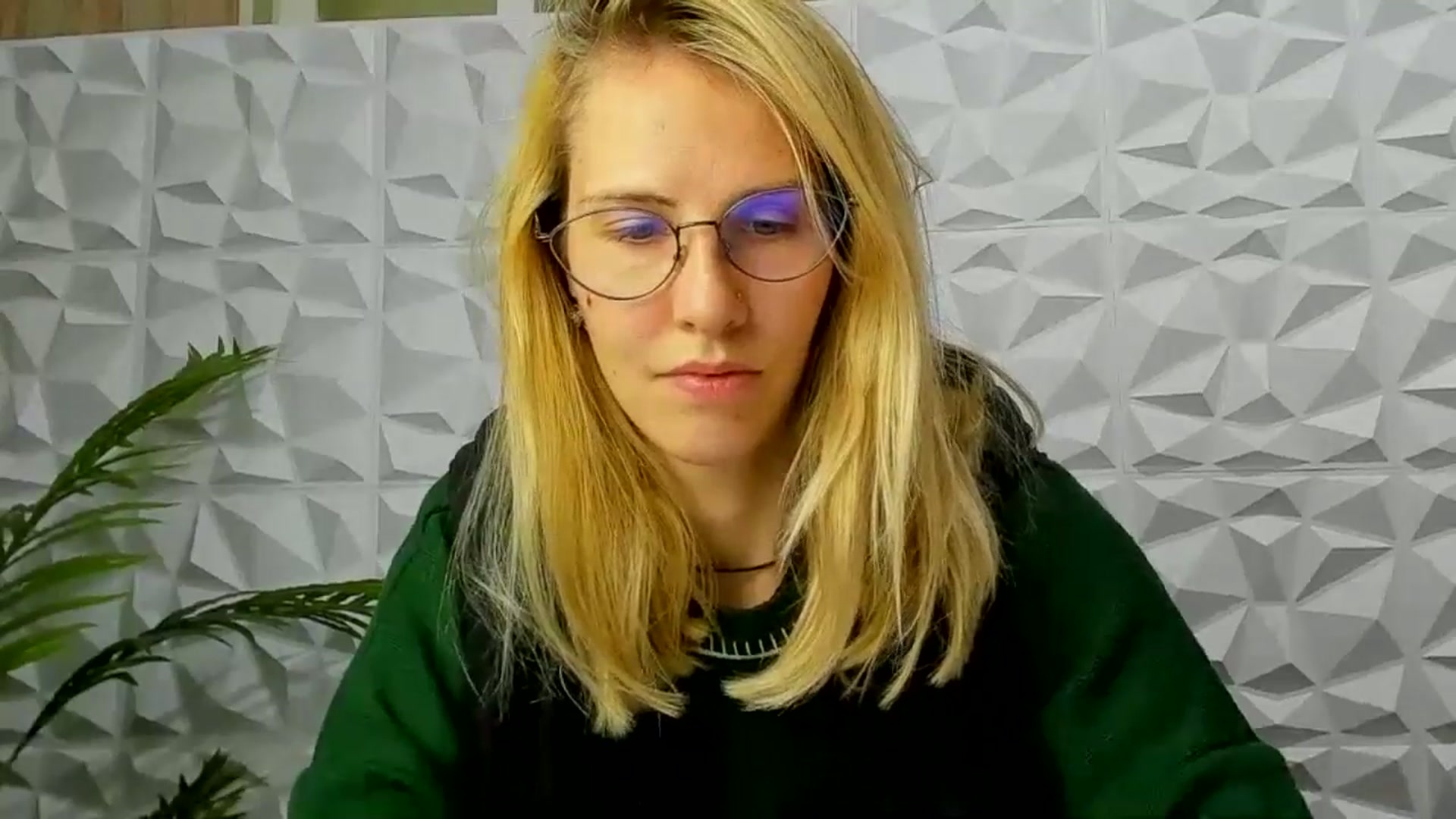 Gallery image thumbnail from EmmaKriss's myfreecams stream on, 12/11/2024, 17:57 image 6 of 20