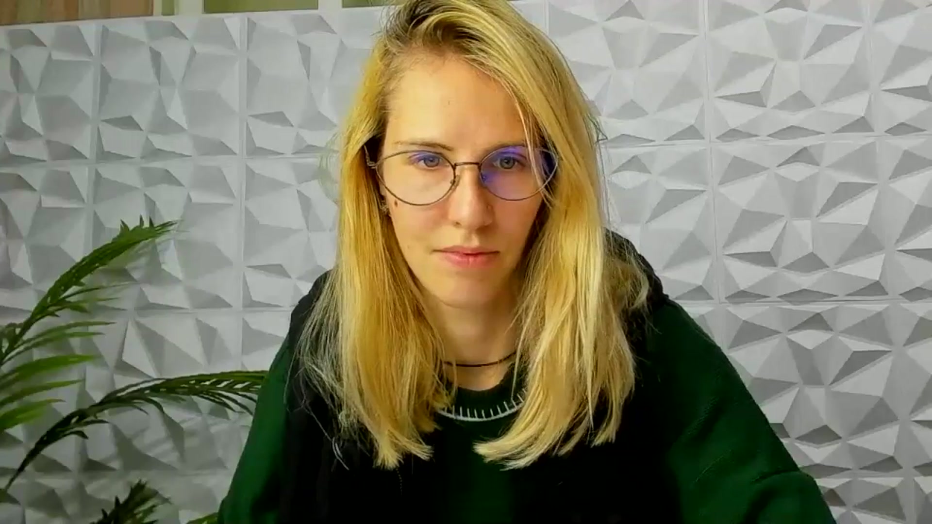 Gallery image thumbnail from EmmaKriss's myfreecams stream on, 12/11/2024, 17:57 image 15 of 20