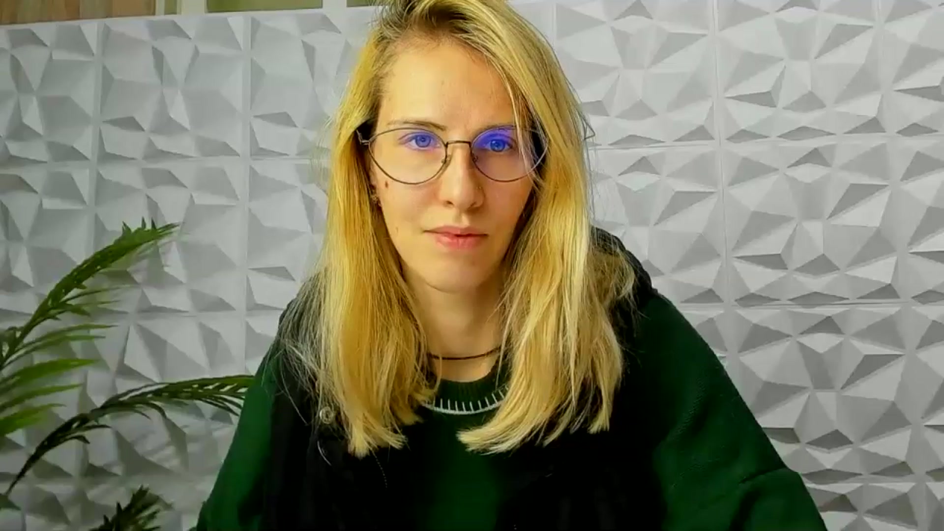 Gallery image thumbnail from EmmaKriss's myfreecams stream on, 12/11/2024, 17:57 image 16 of 20