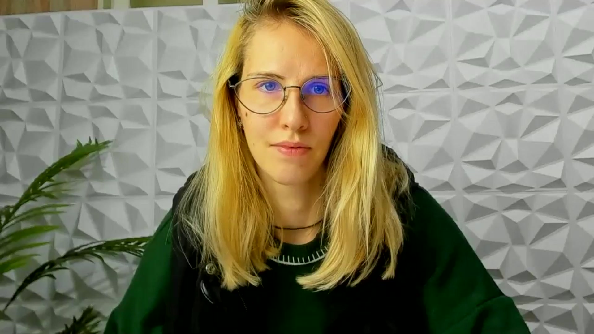 Gallery image thumbnail from EmmaKriss's myfreecams stream on, 12/11/2024, 17:57 image 17 of 20