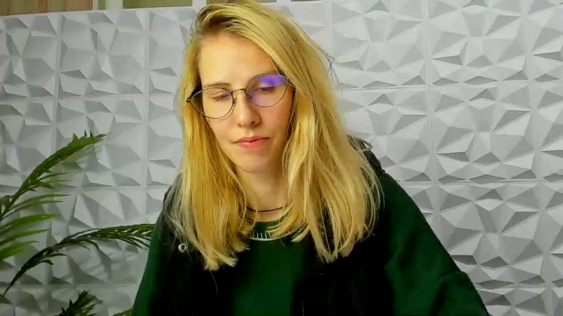 Gallery image thumbnail from EmmaKriss's myfreecams stream on, 12/11/2024, 17:57 image 4 of 20