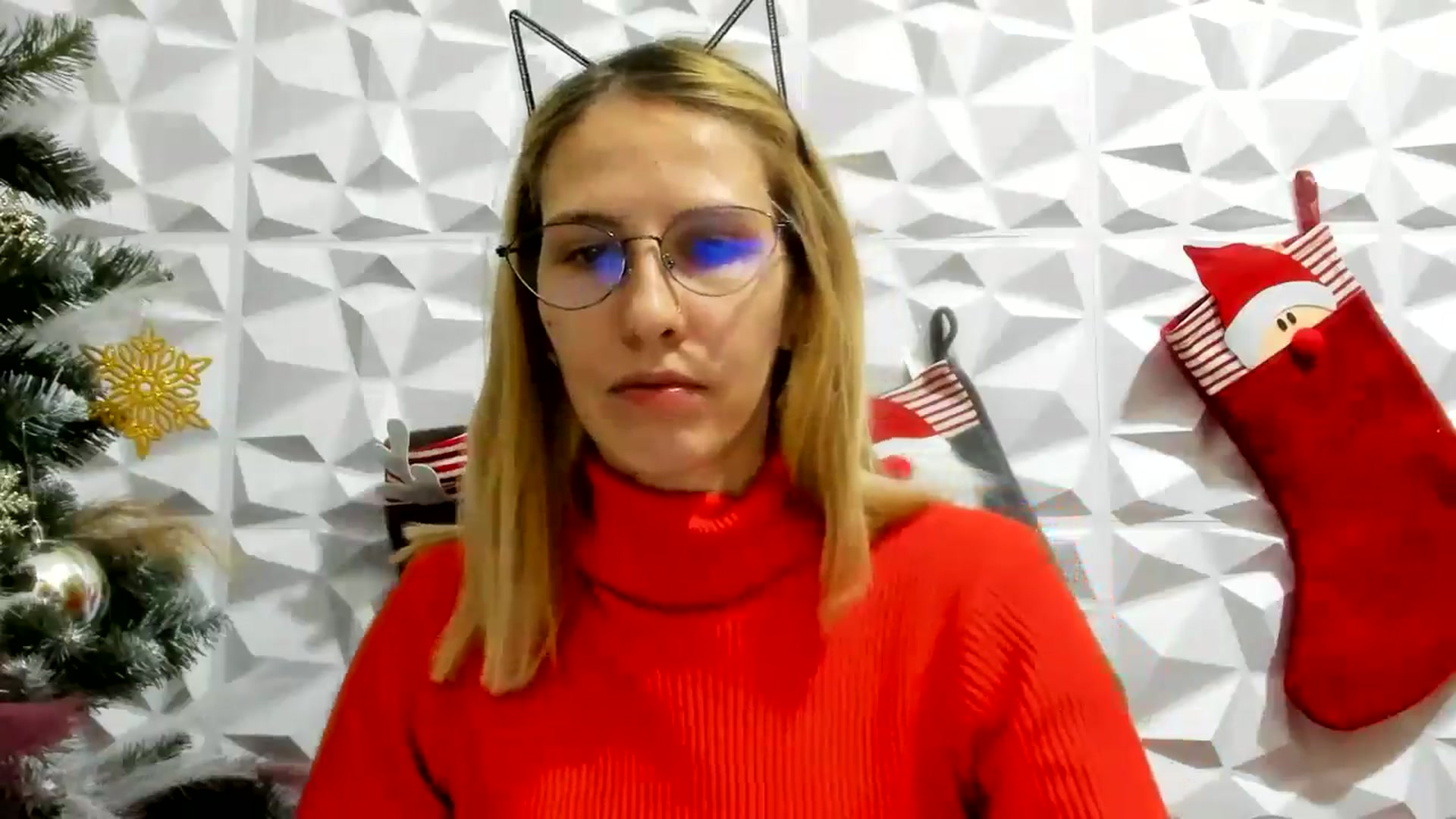 Gallery image thumbnail from EmmaKriss's myfreecams stream on, 12/14/2024, 14:29 image 12 of 20