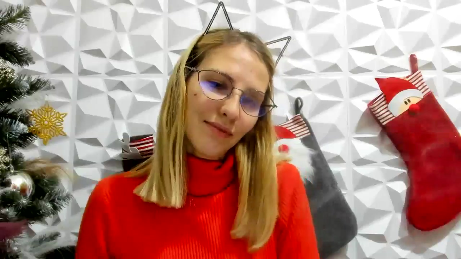 Gallery image thumbnail from EmmaKriss's myfreecams stream on, 12/14/2024, 14:29 image 17 of 20