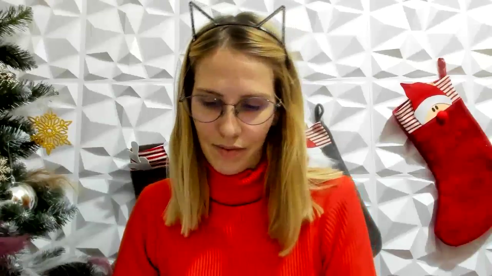 Gallery image thumbnail from EmmaKriss's myfreecams stream on, 12/14/2024, 14:29 image 19 of 20