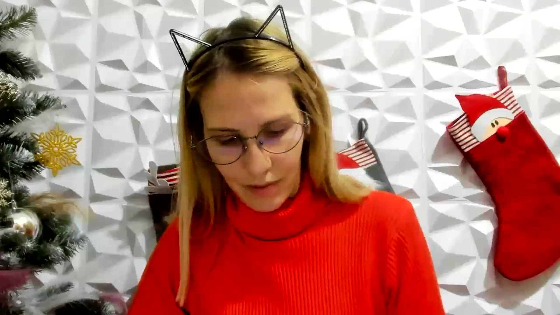 Gallery image thumbnail from EmmaKriss's myfreecams stream on, 12/14/2024, 14:29 image 11 of 20