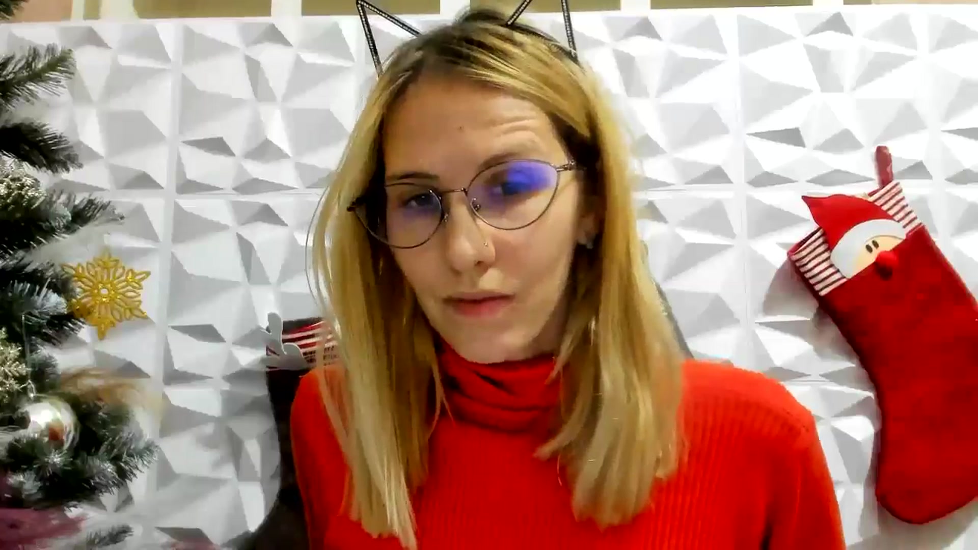 Gallery image thumbnail from EmmaKriss's myfreecams stream on, 12/14/2024, 16:02 image 14 of 20