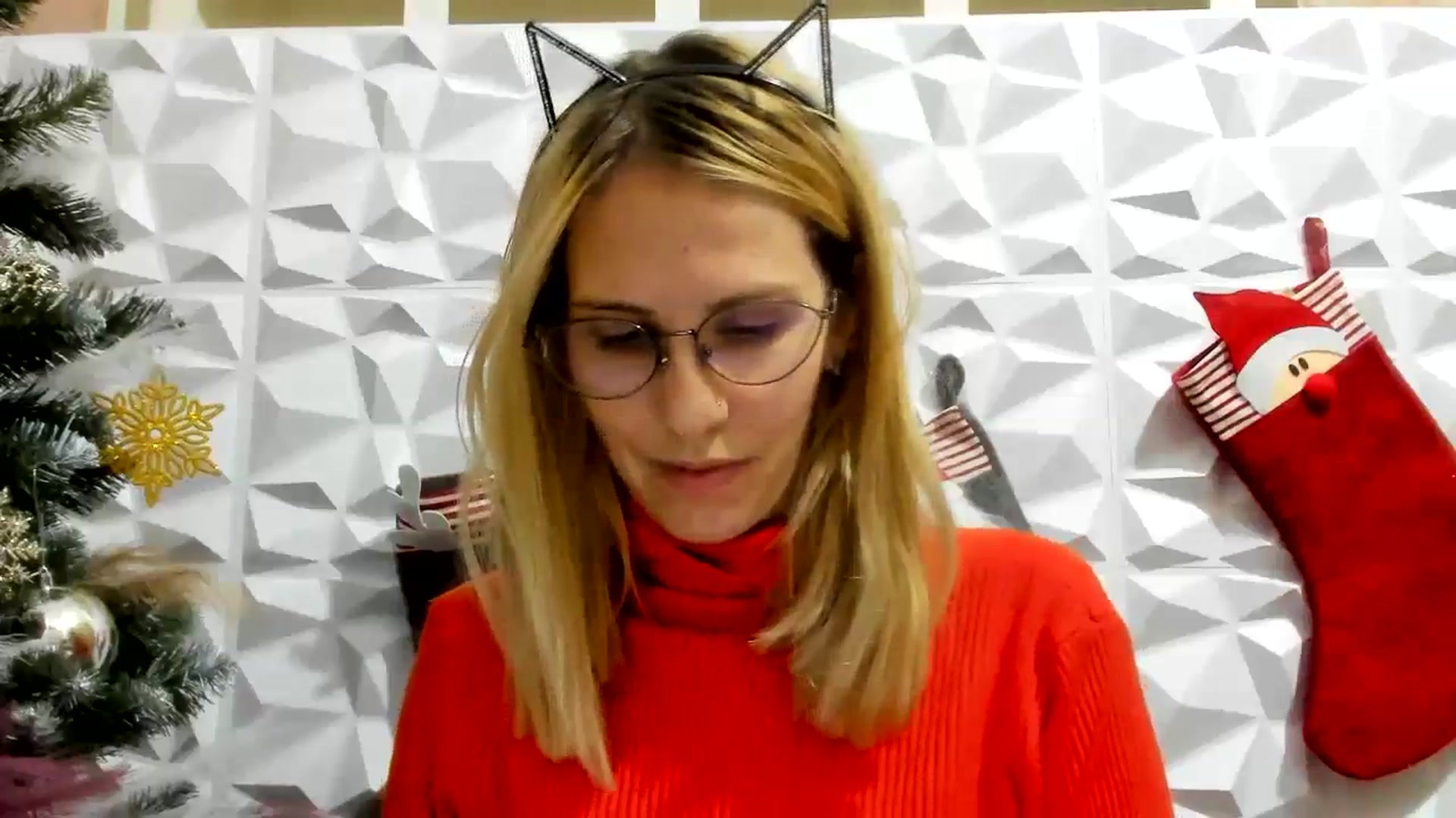 Gallery image thumbnail from EmmaKriss's myfreecams stream on, 12/14/2024, 16:02 image 12 of 20