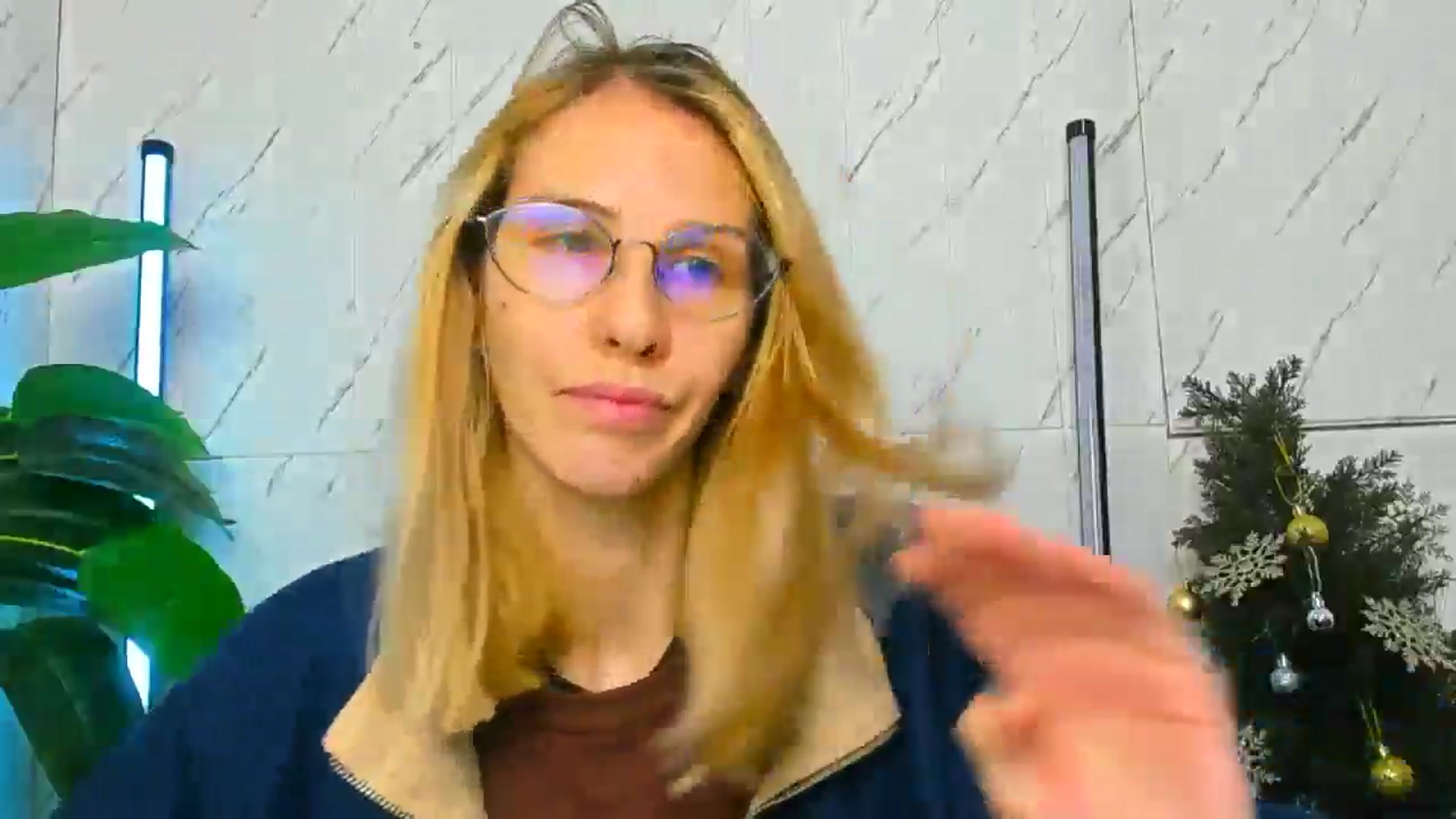 Gallery image thumbnail from EmmaKriss's myfreecams stream on, 12/15/2024, 10:29 image 20 of 20
