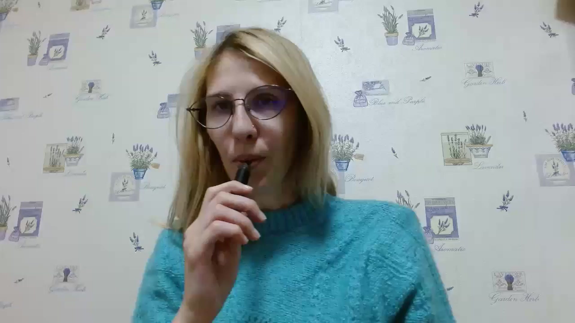 Gallery image thumbnail from EmmaKriss's myfreecams stream on, 12/16/2024, 17:21 image 1 of 20