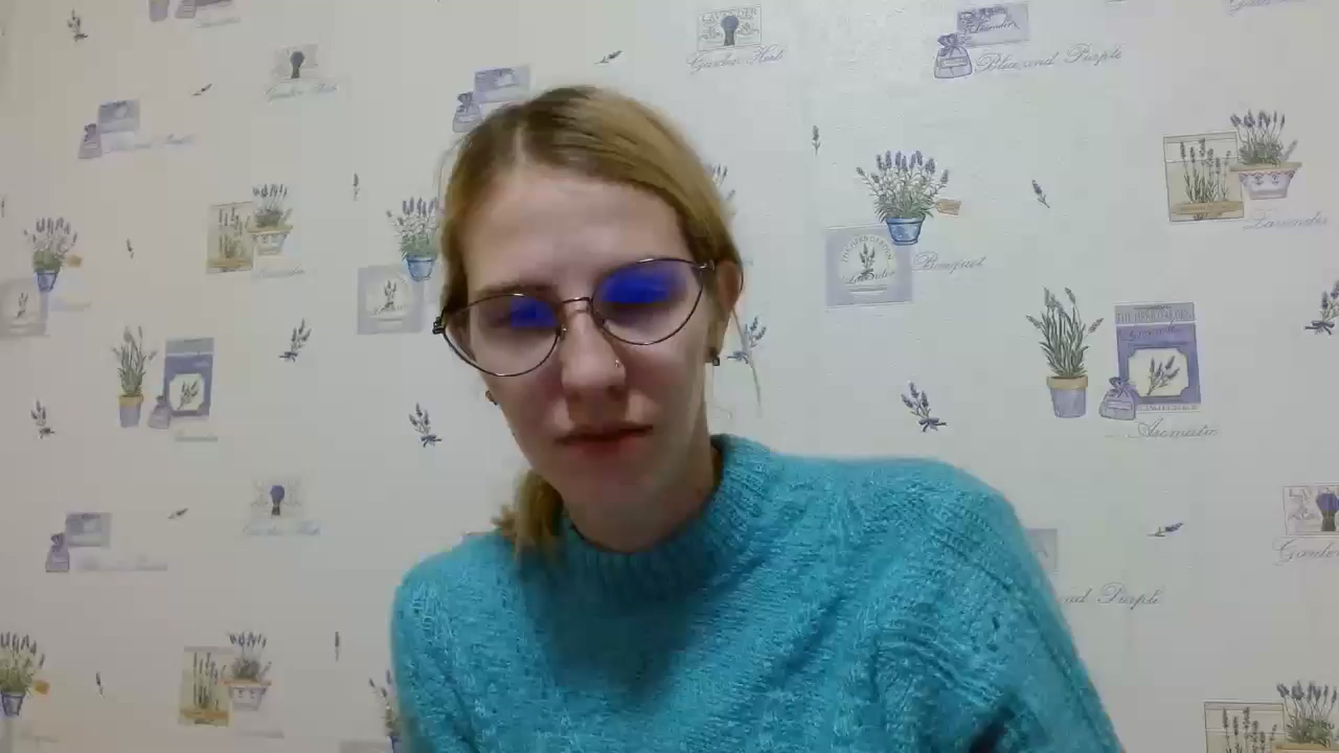 Gallery image thumbnail from EmmaKriss's myfreecams stream on, 12/16/2024, 19:12 image 17 of 20