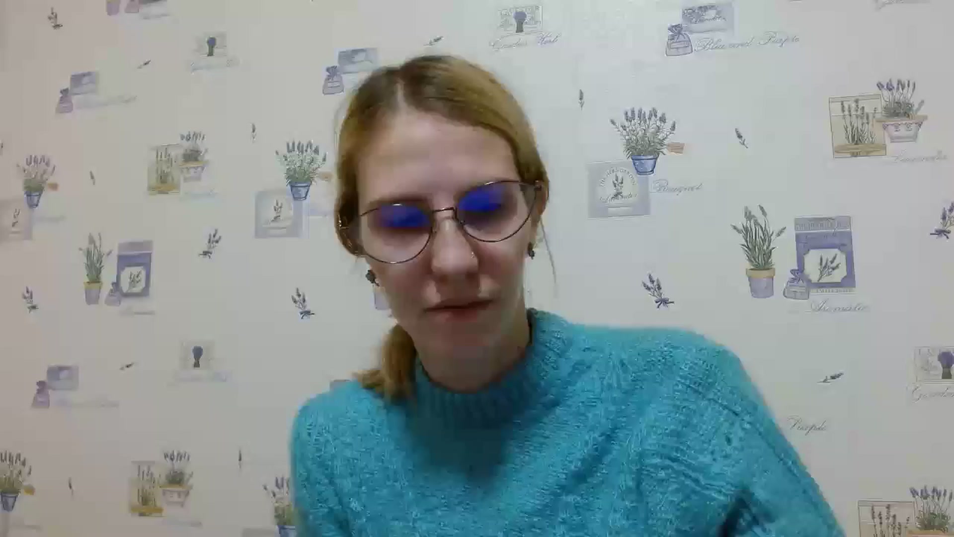 Gallery image thumbnail from EmmaKriss's myfreecams stream on, 12/16/2024, 19:12 image 18 of 20