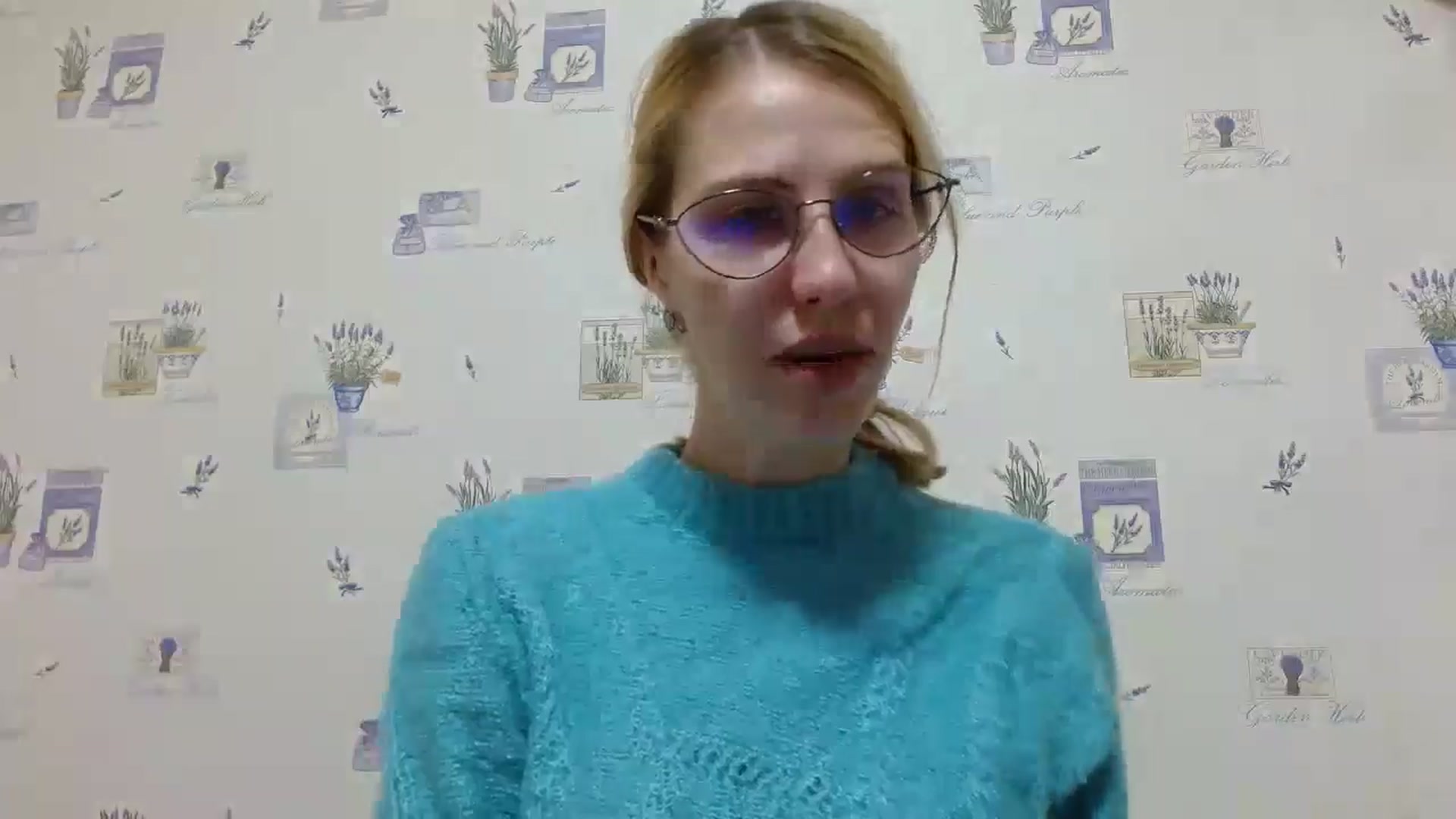 Gallery image thumbnail from EmmaKriss's myfreecams stream on, 12/16/2024, 19:12 image 5 of 20
