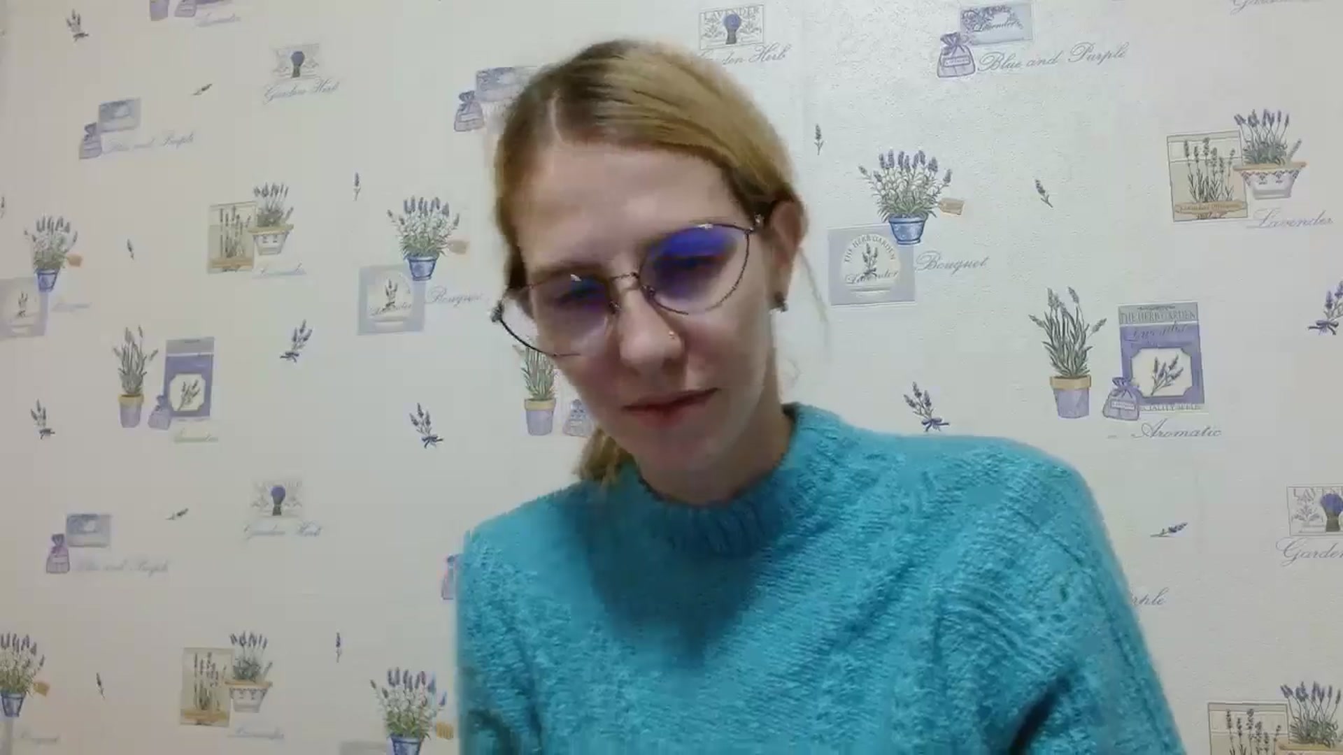 Gallery image thumbnail from EmmaKriss's myfreecams stream on, 12/16/2024, 19:12 image 12 of 20