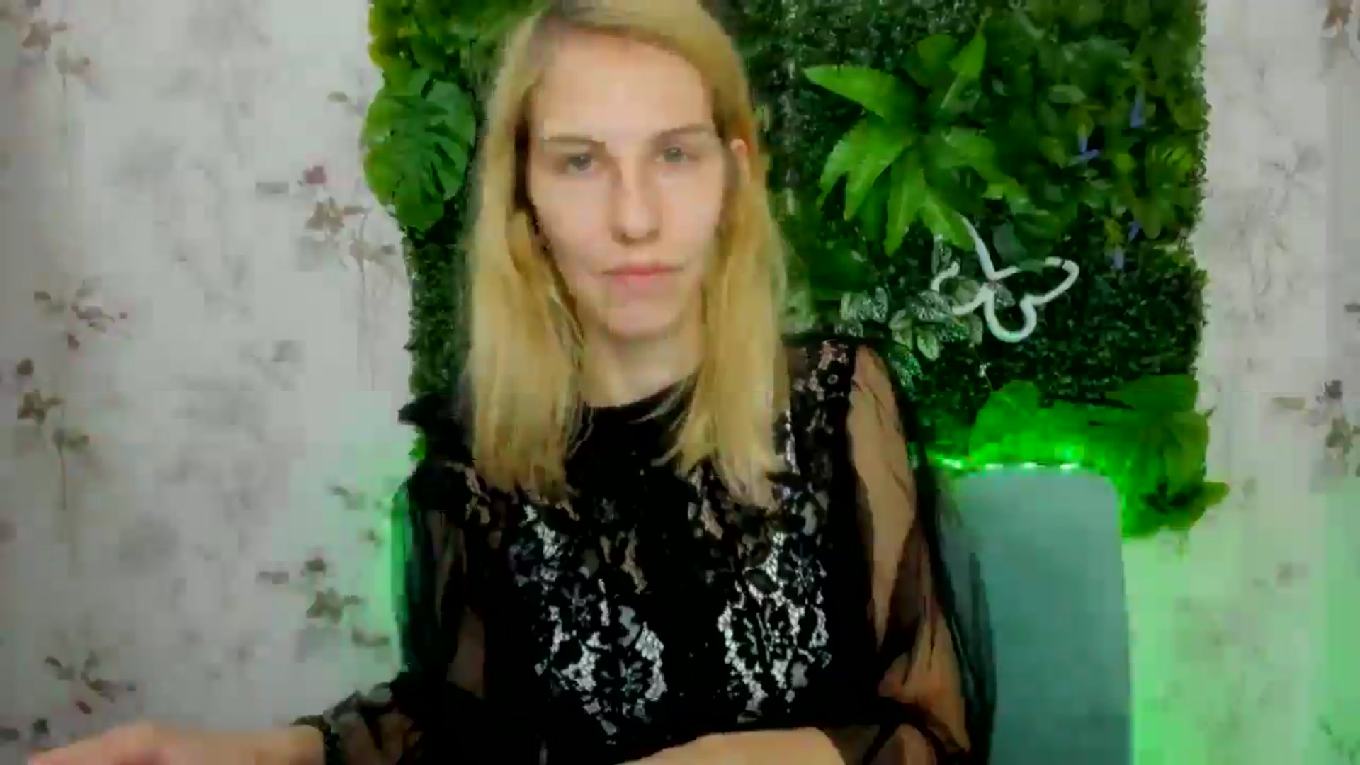 Gallery image thumbnail from EmmaKriss's myfreecams stream on, 12/22/2024, 12:09 image 11 of 20