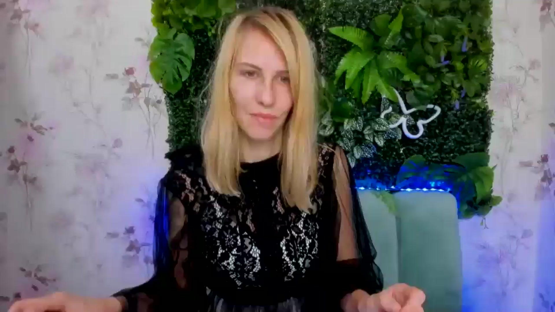 Gallery image thumbnail from EmmaKriss's myfreecams stream on, 12/22/2024, 12:09 image 6 of 20