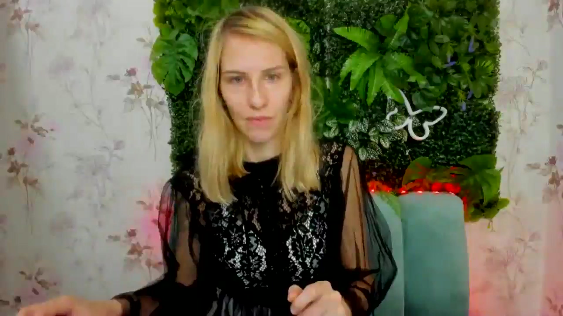 Gallery image thumbnail from EmmaKriss's myfreecams stream on, 12/22/2024, 12:09 image 2 of 20