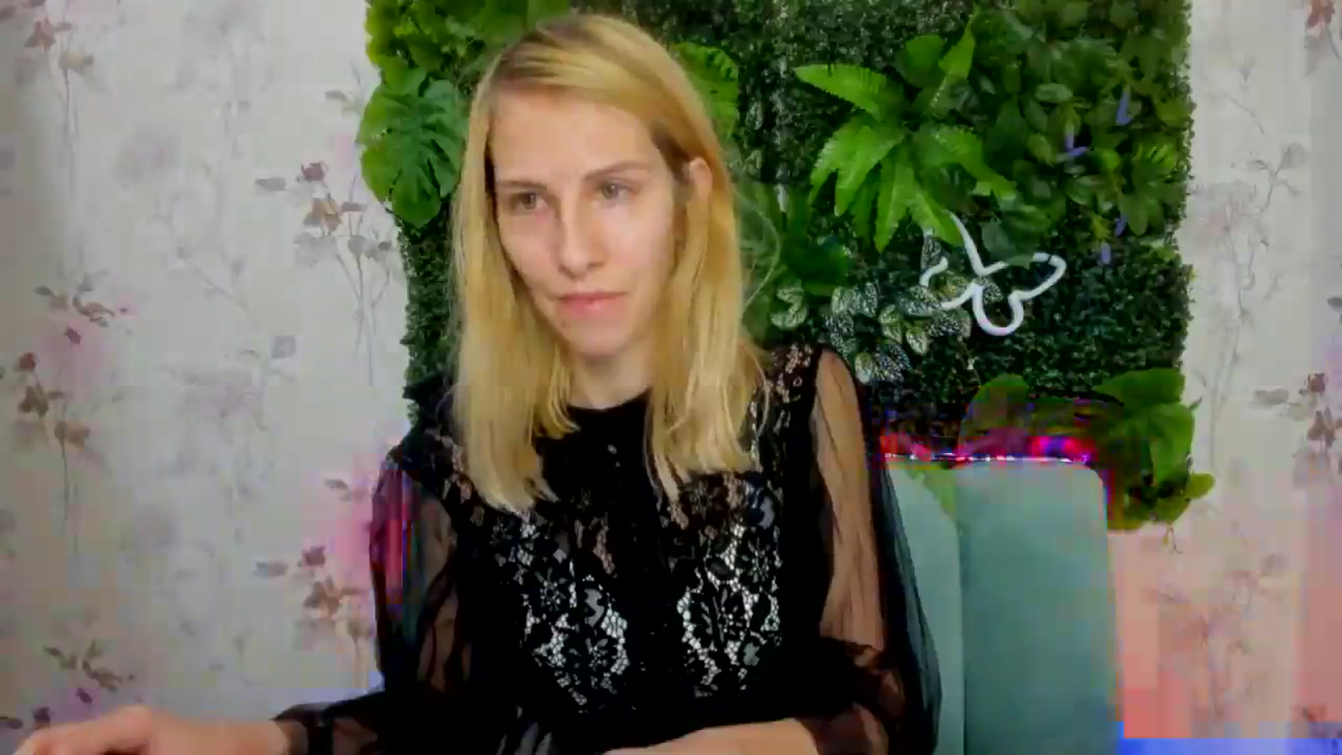 Gallery image thumbnail from EmmaKriss's myfreecams stream on, 12/22/2024, 12:09 image 8 of 20